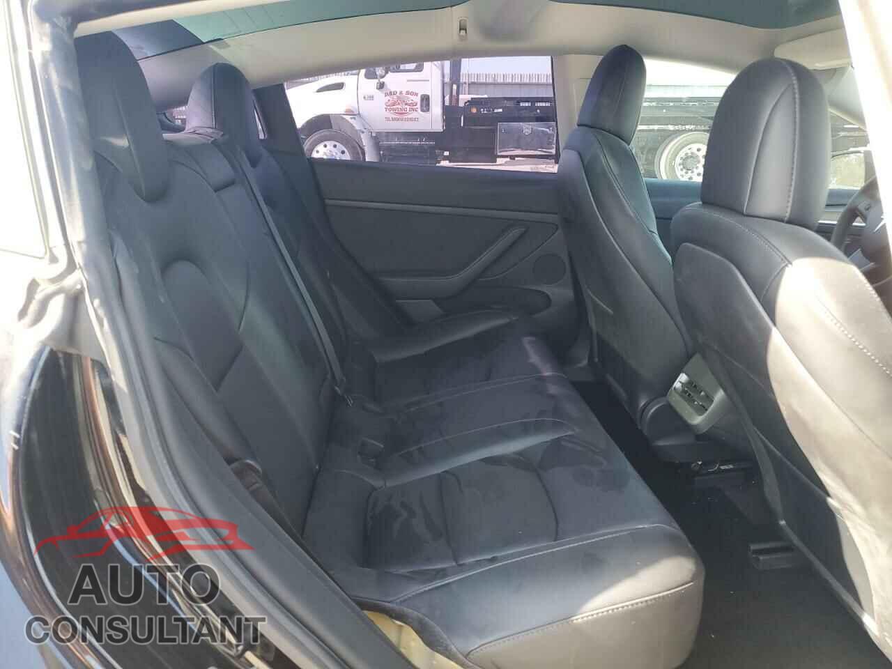TESLA MODEL 3 2021 - 5YJ3E1EA5MF084376