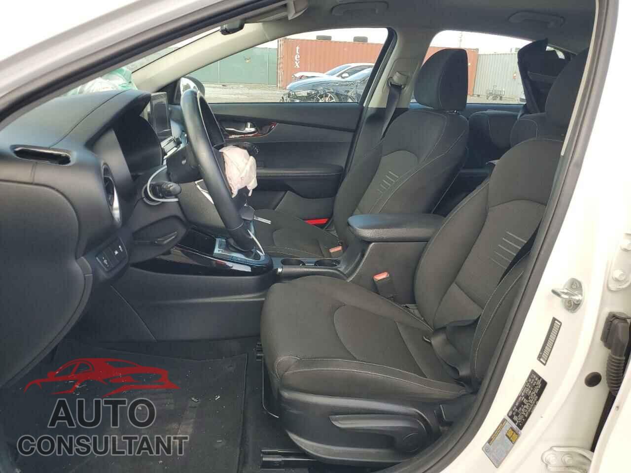 KIA FORTE 2019 - 3KPF34AD2KE041833