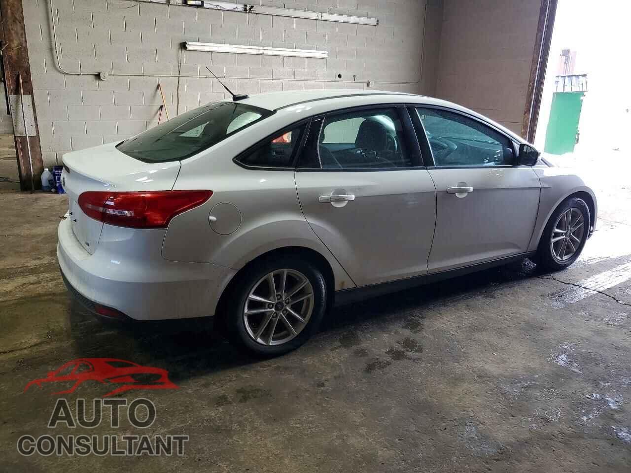 FORD FOCUS 2015 - 1FADP3F22FL383458