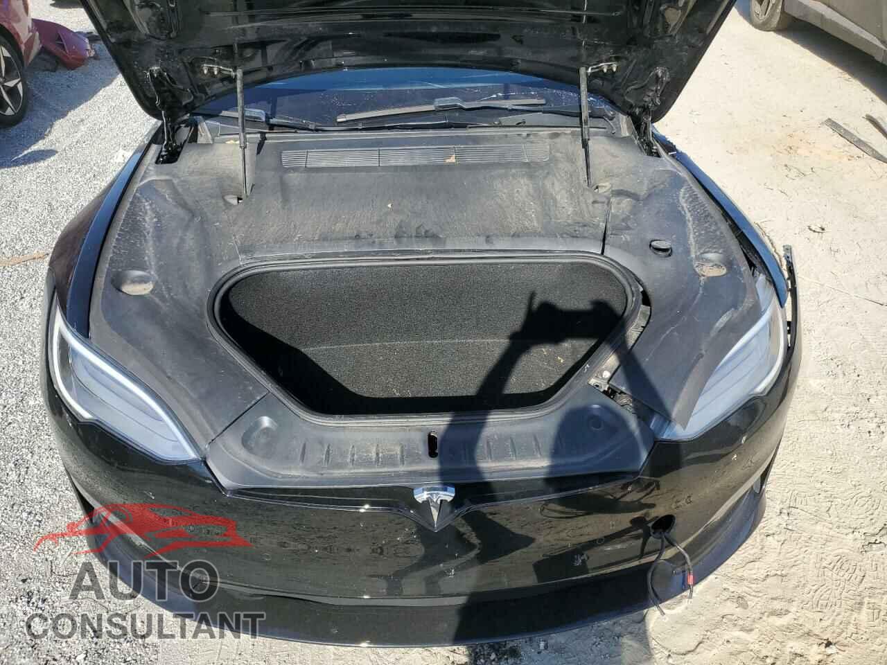 TESLA MODEL S 2021 - 5YJSA1E5XMF433431