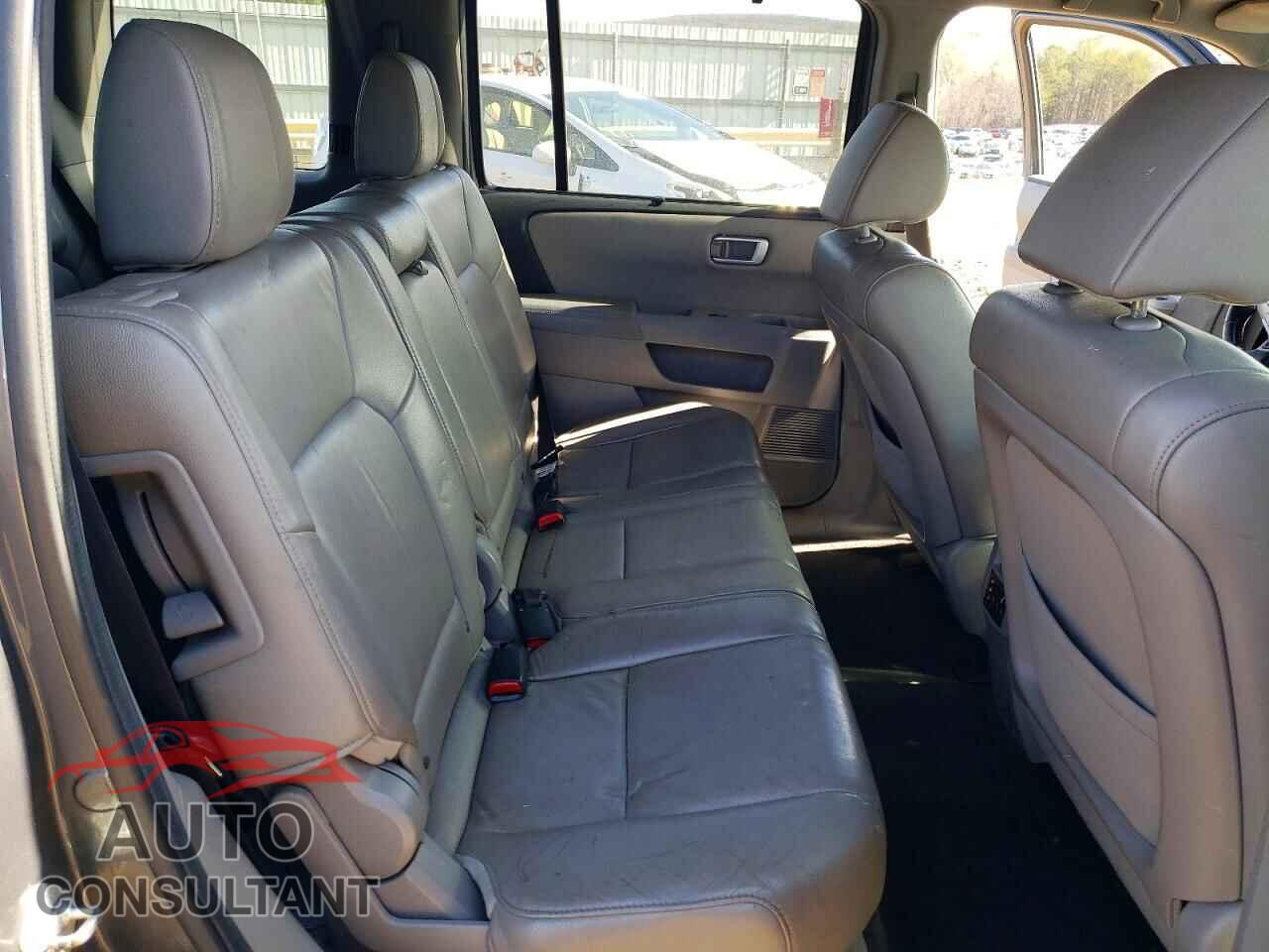 HONDA PILOT 2012 - 5FNYF4H97CB046023