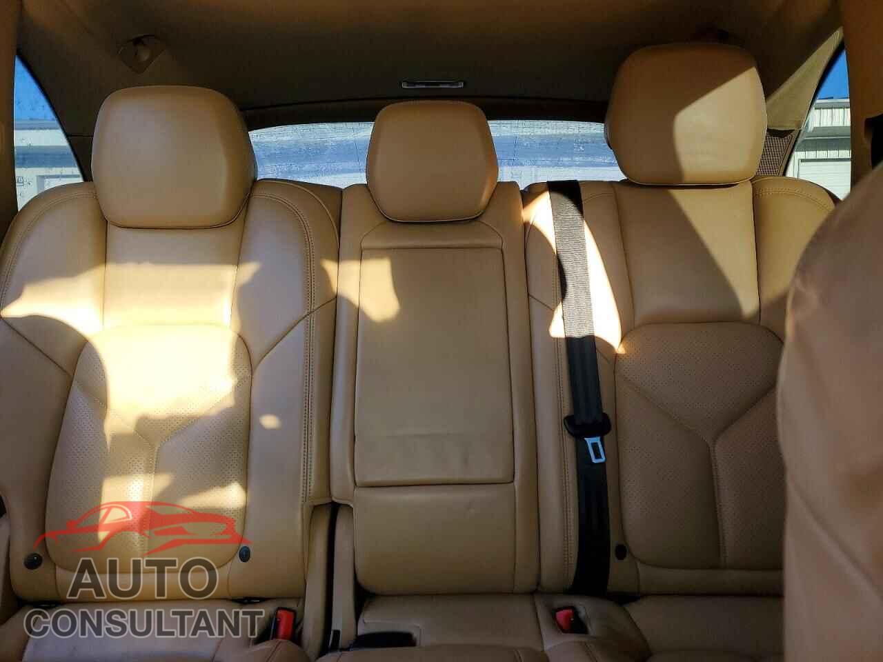 PORSCHE CAYENNE 2016 - WP1AA2A21GKA36869