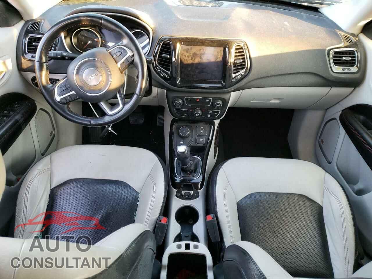 JEEP COMPASS 2018 - 3C4NJDCB5JT201579