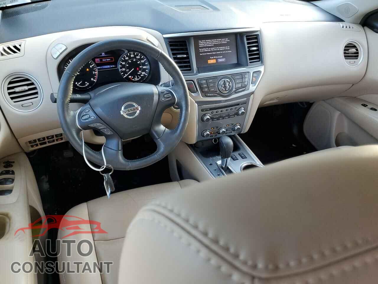 NISSAN PATHFINDER 2017 - 5N1DR2MN3HC656658