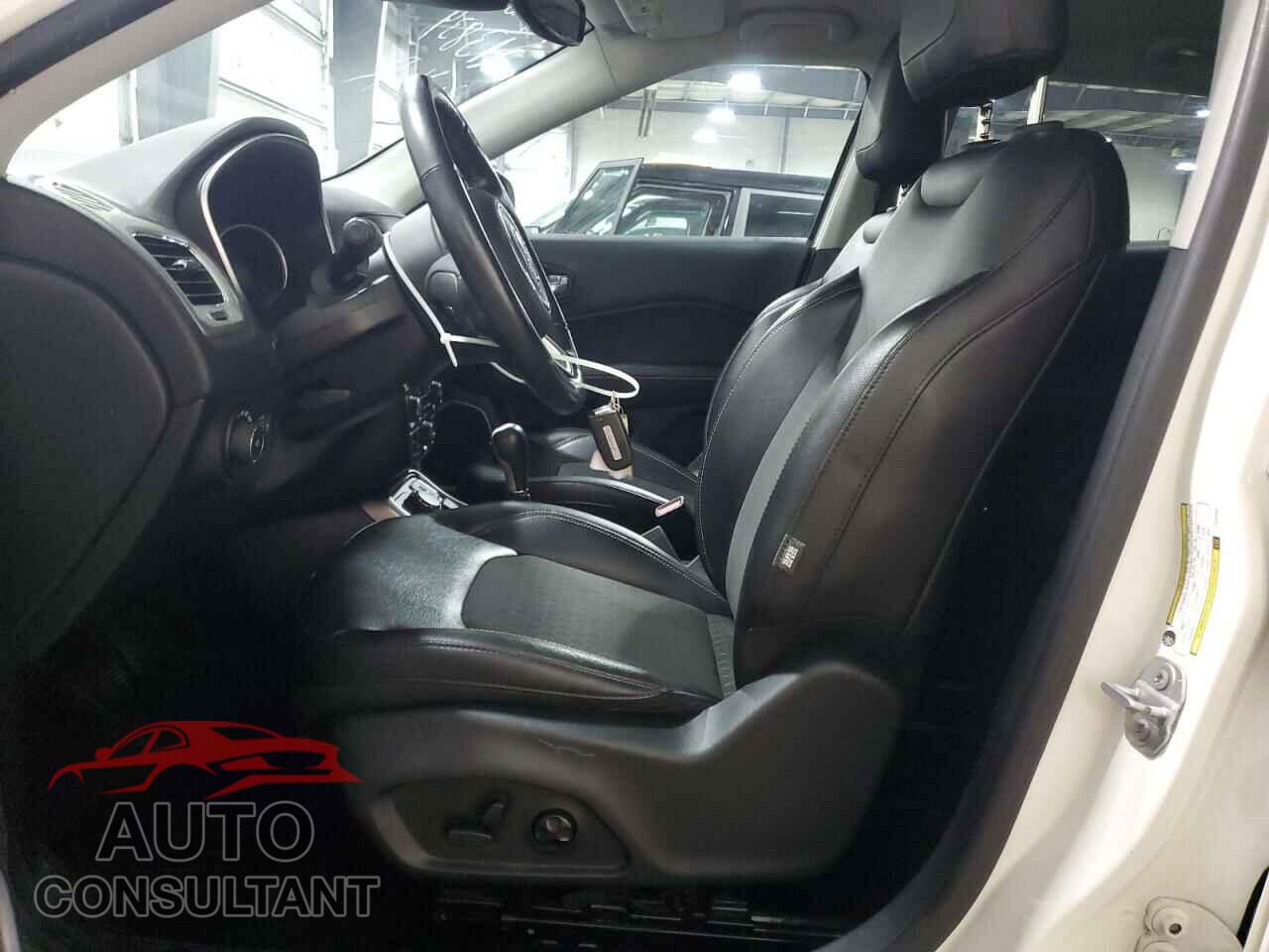 JEEP COMPASS 2018 - 3C4NJDBB4JT207097