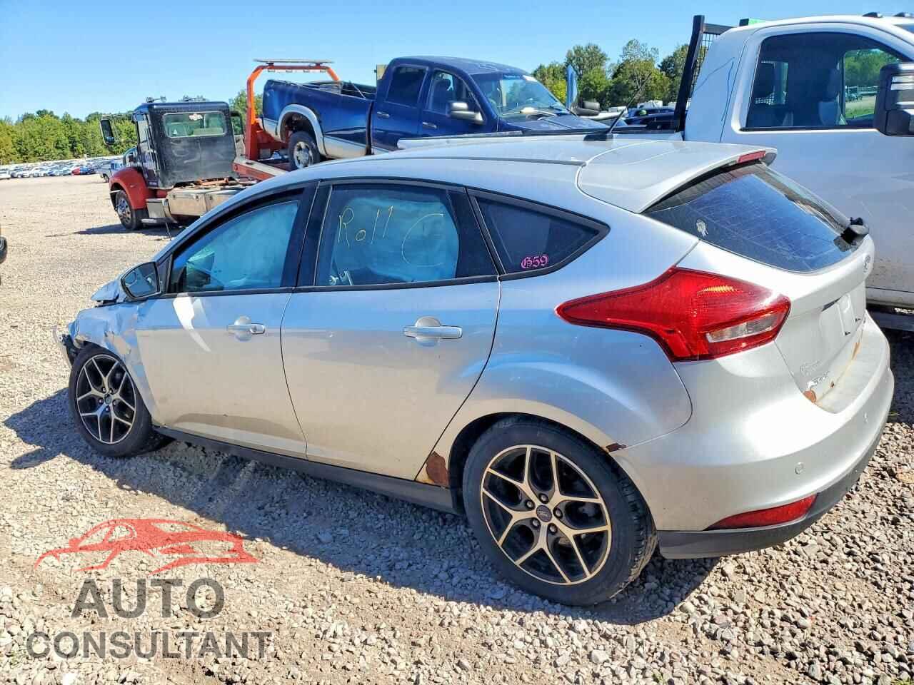 FORD FOCUS 2018 - 1FADP3M26JL317135