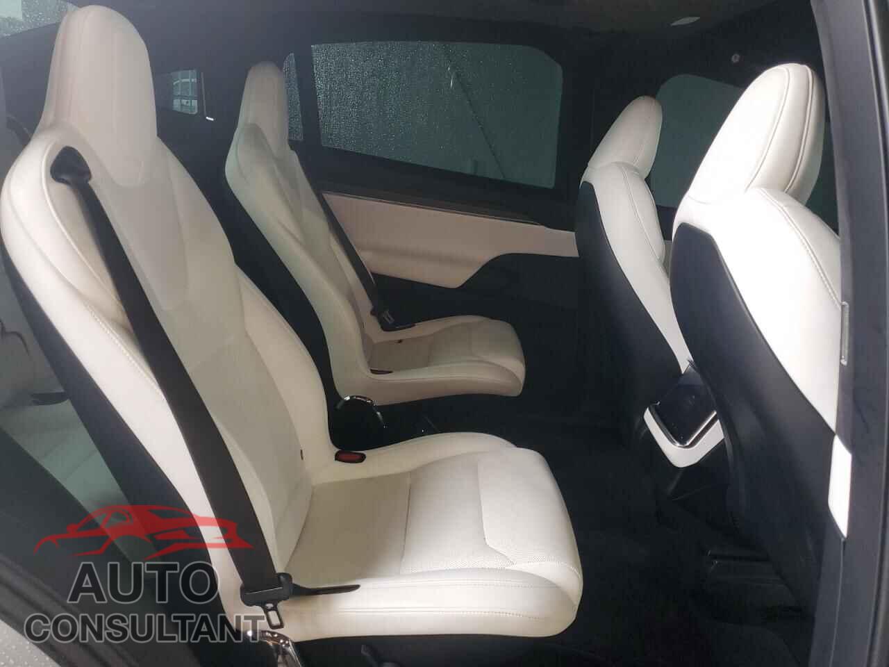 TESLA MODEL X 2023 - 7SAXCBE58PF403745