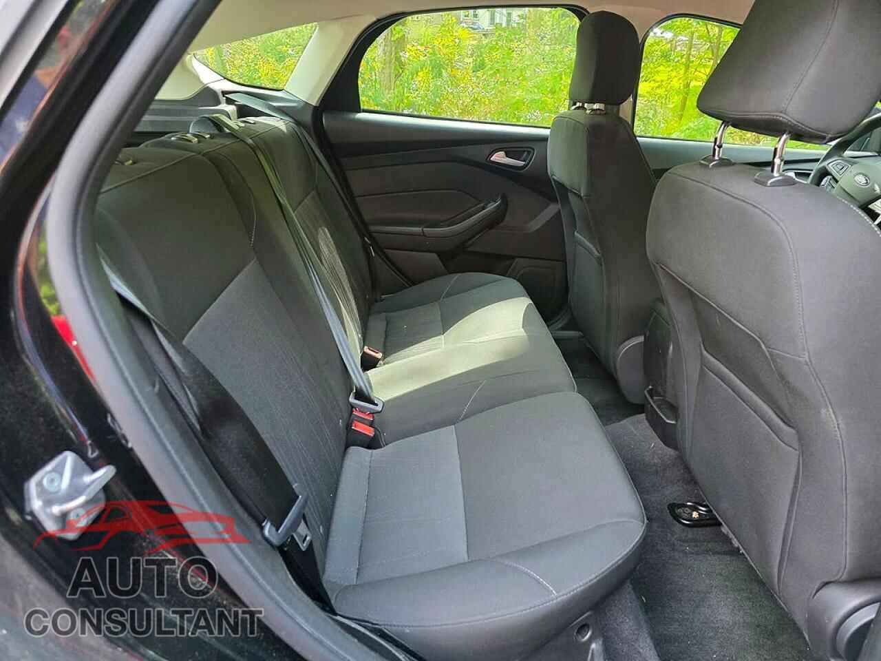 FORD FOCUS 2015 - 1FADP3KE8FL272767
