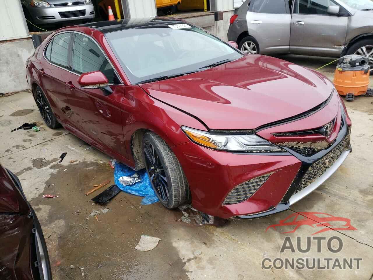 TOYOTA CAMRY 2018 - 4T1B61HK0JU500264