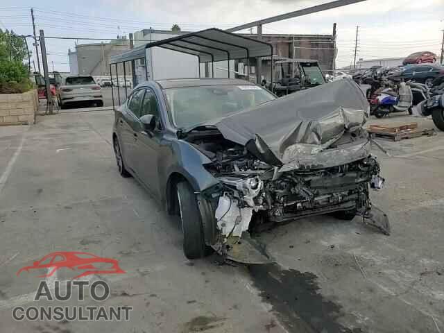 MAZDA 3 2018 - 3MZBN1W33JM230077