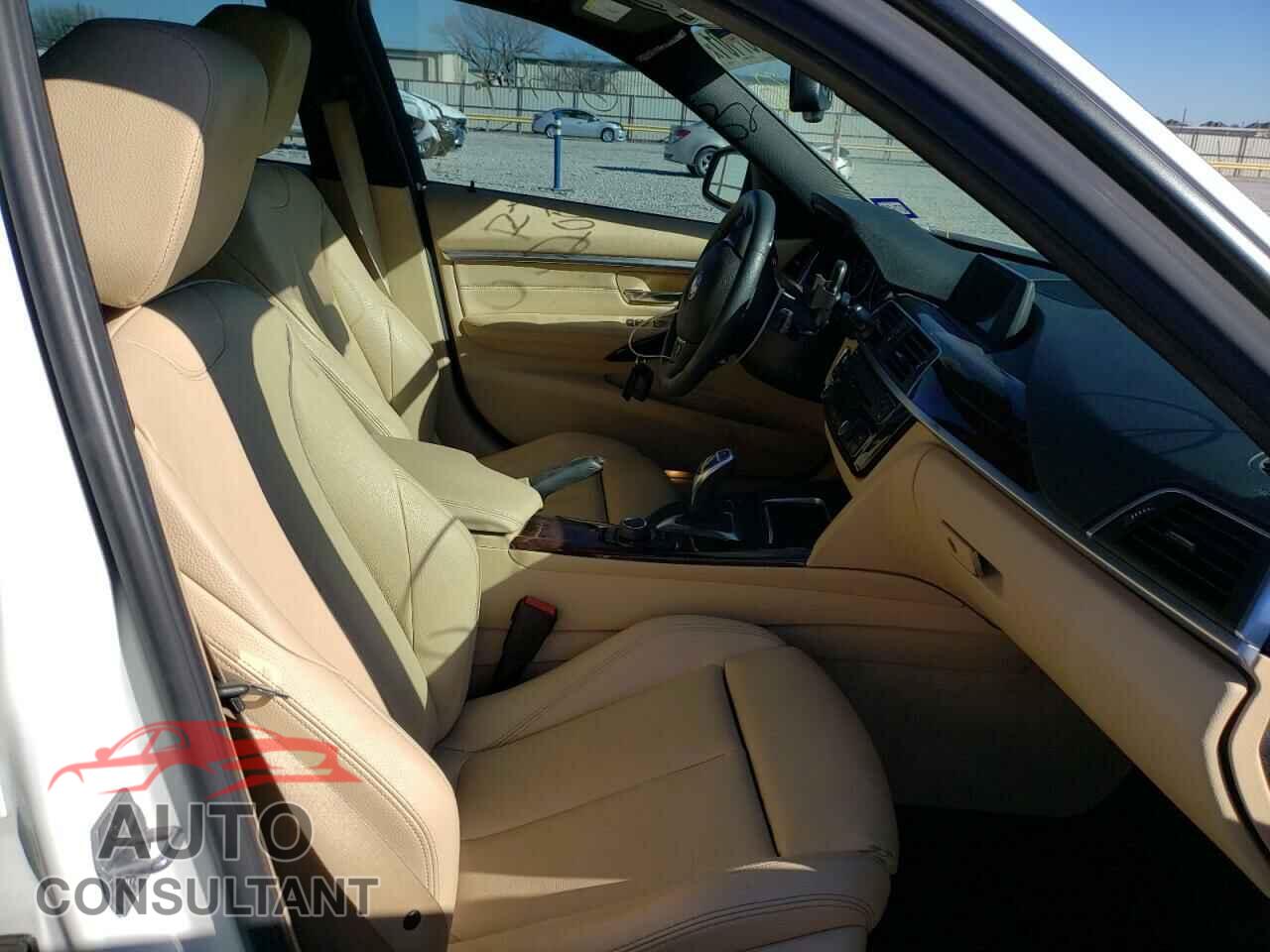 BMW 3 SERIES 2016 - WBA8E3G55GNU02002