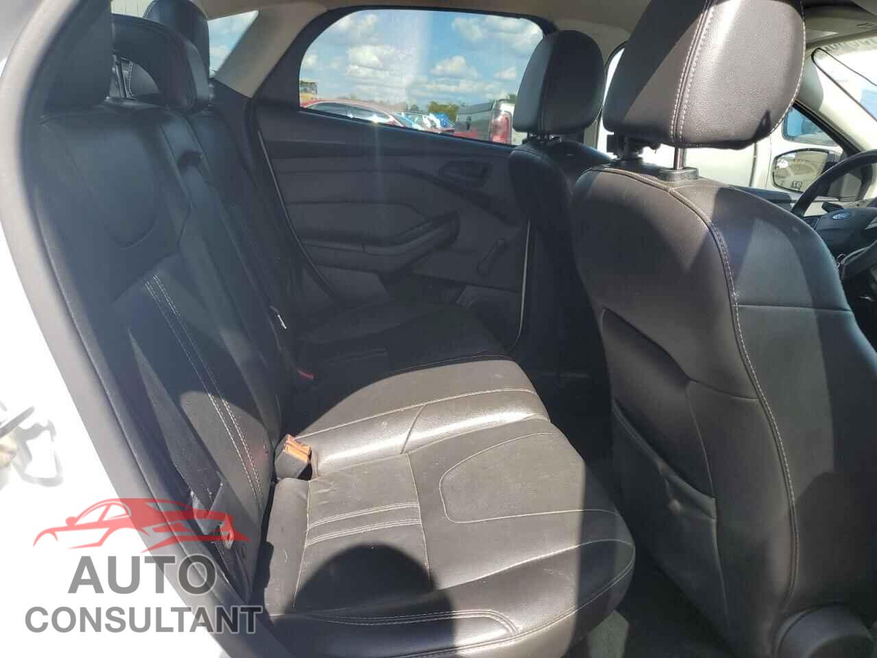 FORD FOCUS 2017 - 1FADP3E28HL342854