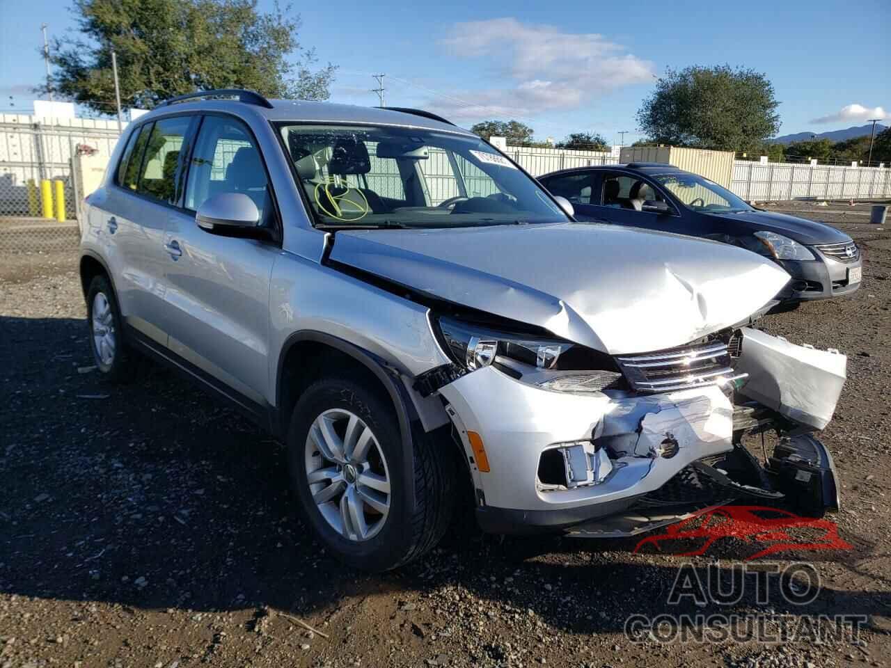 VOLKSWAGEN TIGUAN 2017 - WVGAV7AX3HK022743