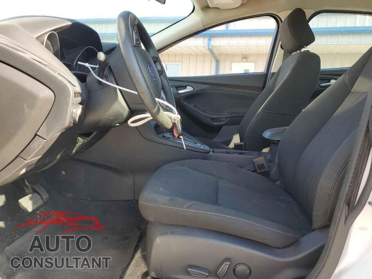 FORD FOCUS 2016 - 1FADP3K29GL267102