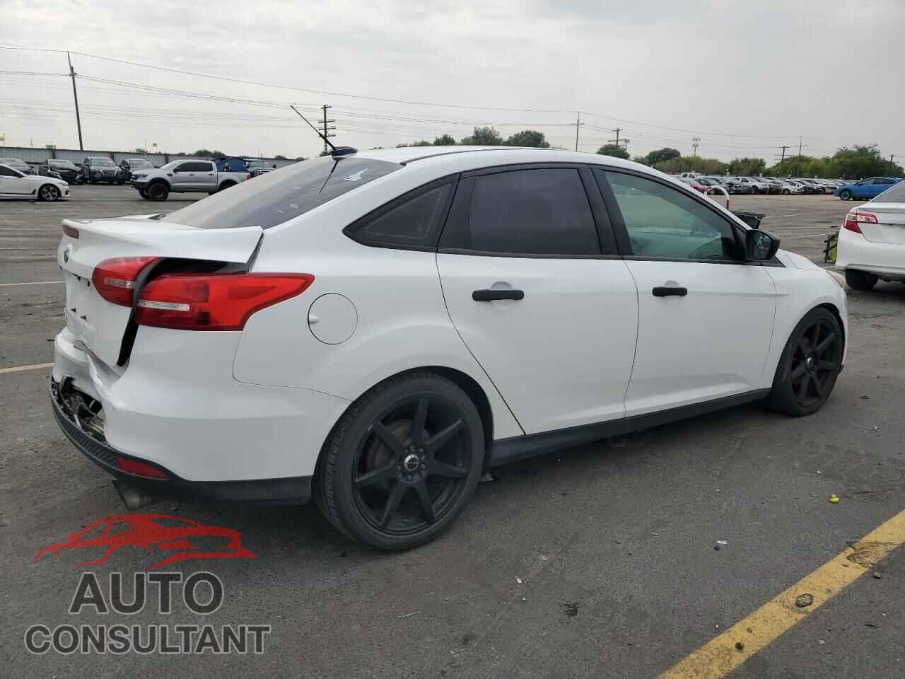 FORD FOCUS 2016 - 1FADP3E22GL380532