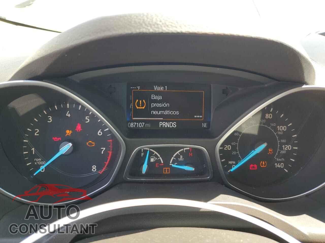 FORD ESCAPE 2017 - 1FMCU0F7XHUC80757
