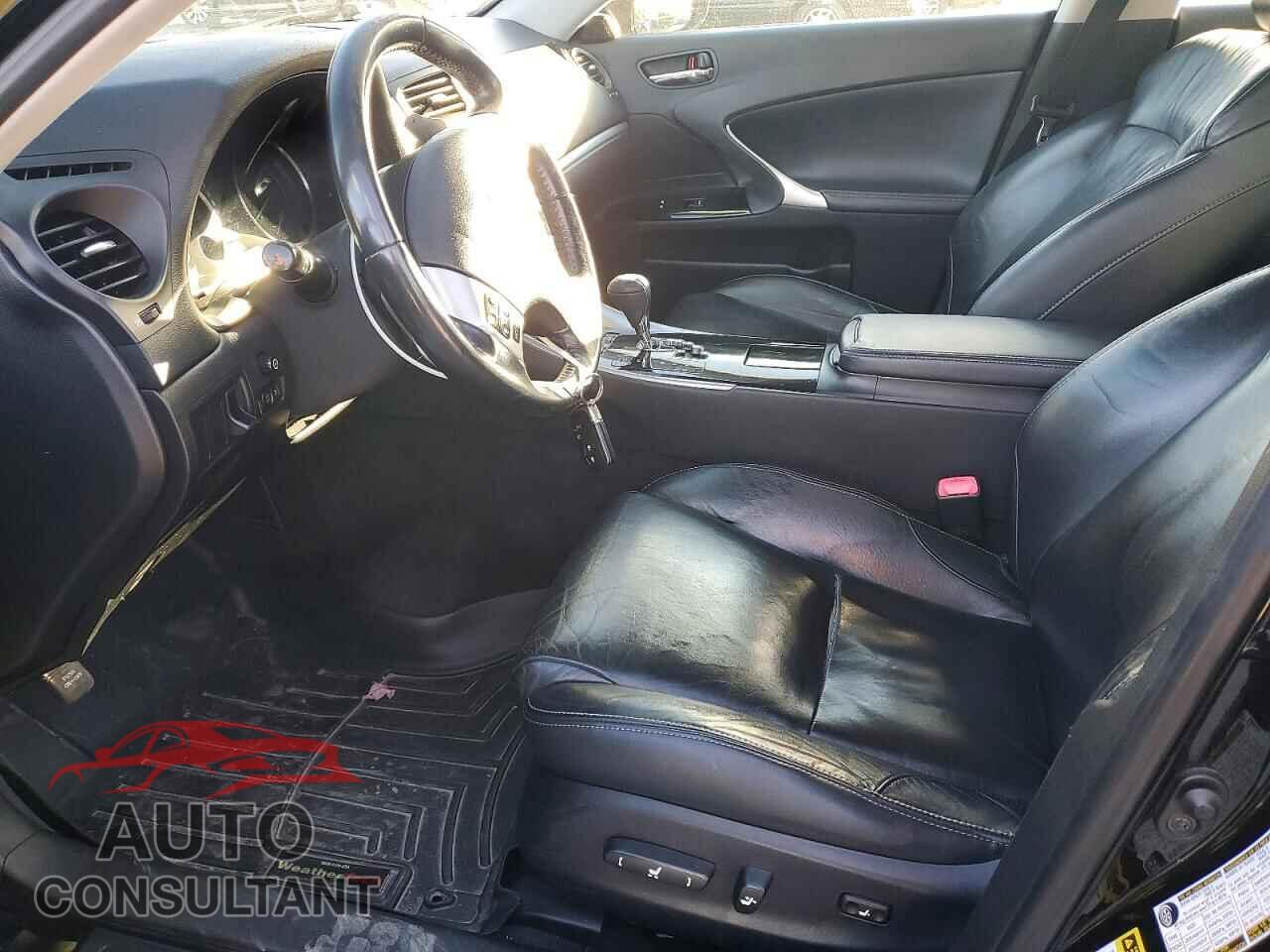 LEXUS IS 2011 - JTHCF5C24B5048126
