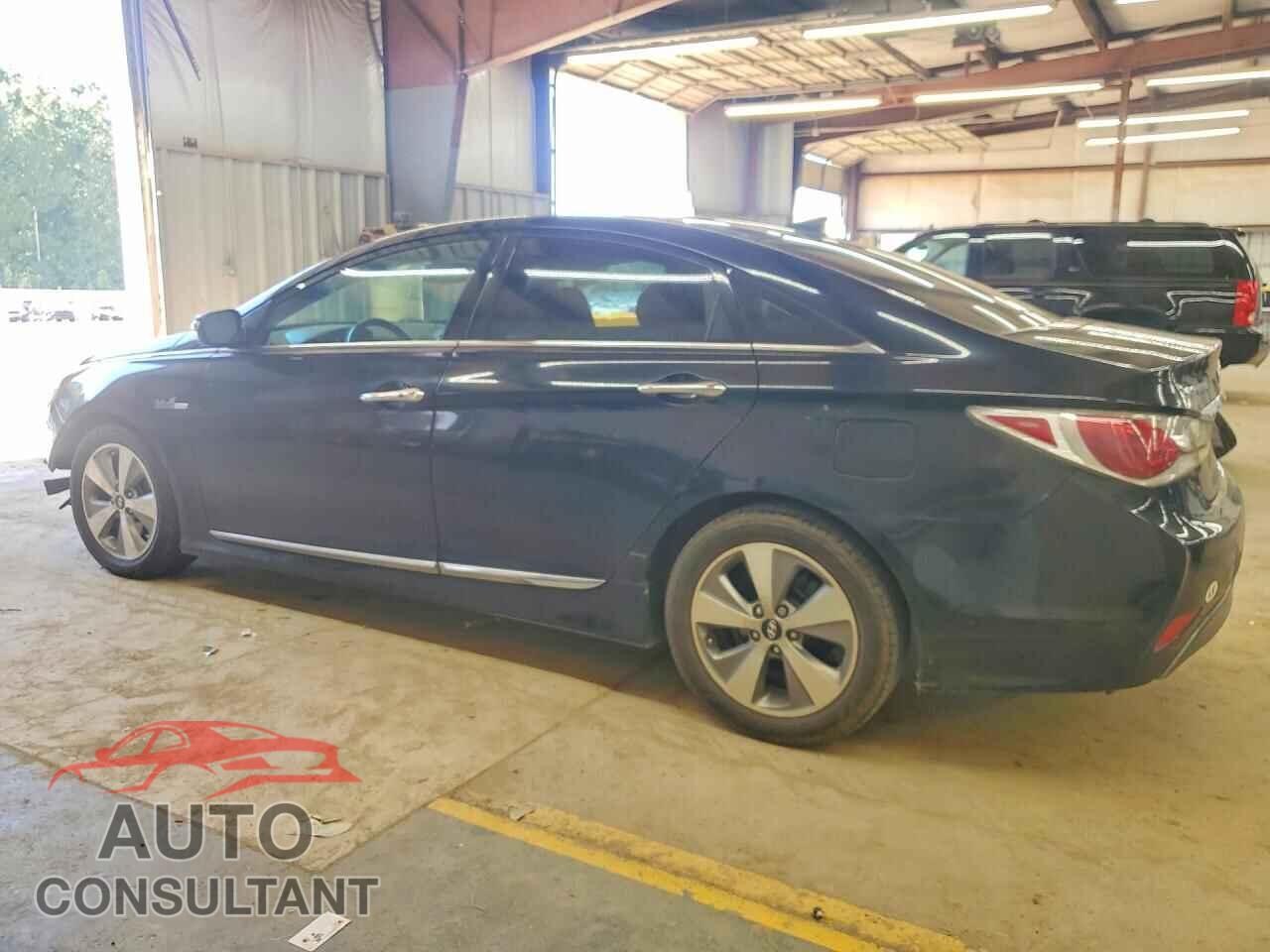 HYUNDAI SONATA 2012 - KMHEC4A42CA041519
