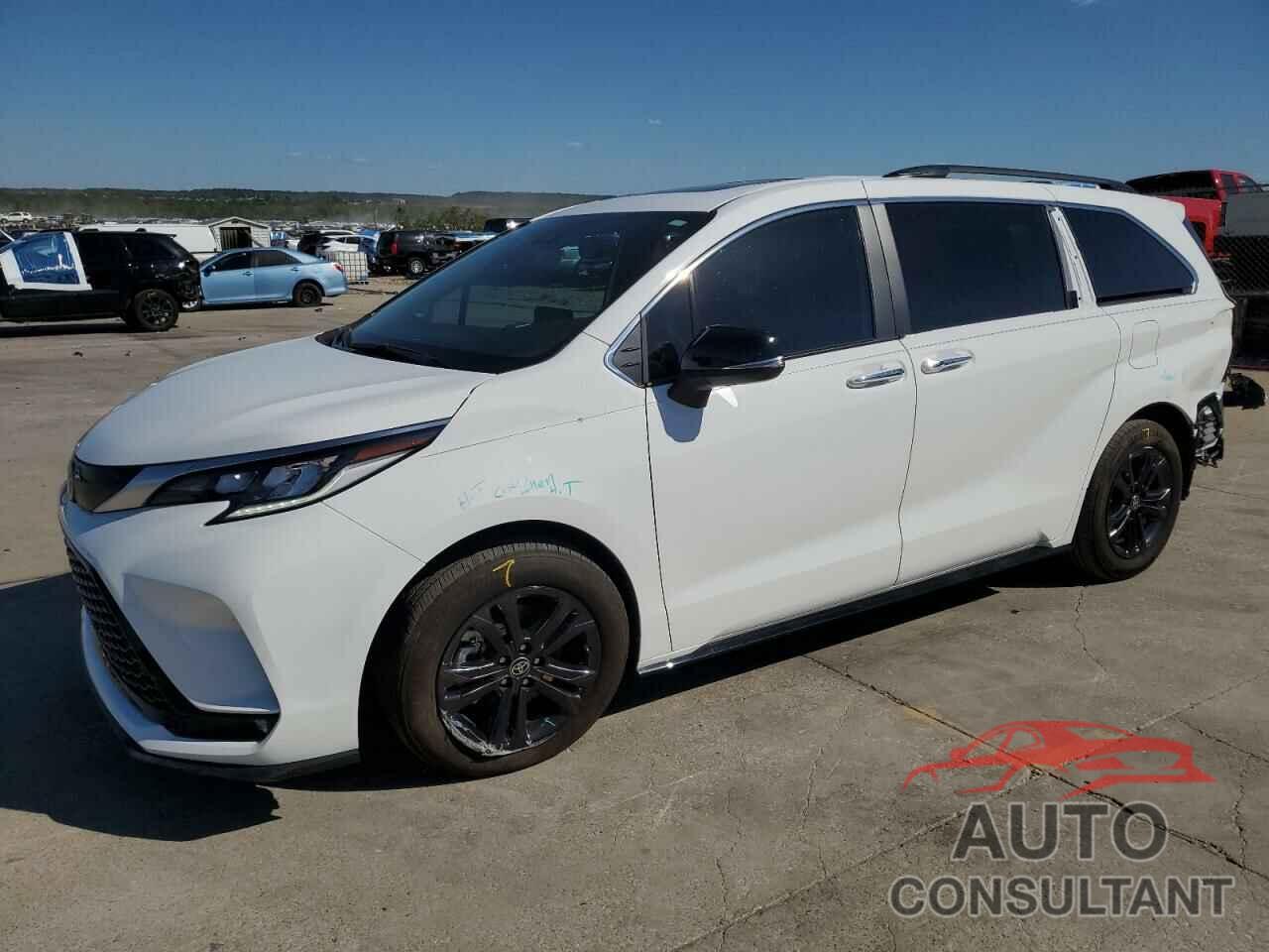 TOYOTA SIENNA 2024 - 5TDCSKFC3RS120969