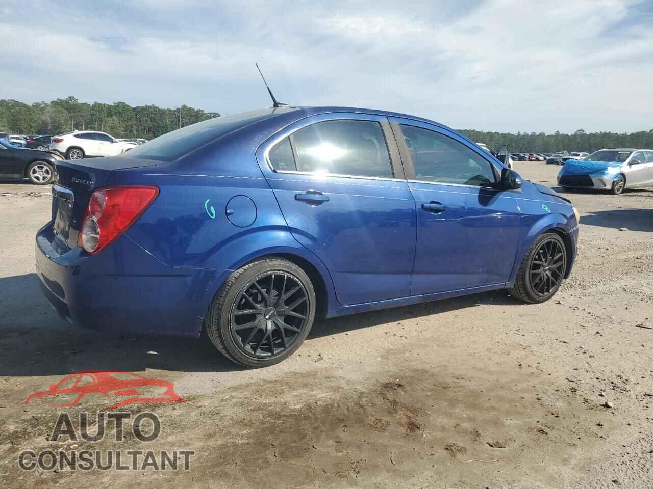 CHEVROLET SONIC 2014 - 1G1JC5SH2E4141995