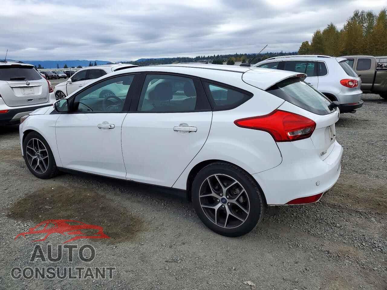 FORD FOCUS 2017 - 1FADP3M26HL266732