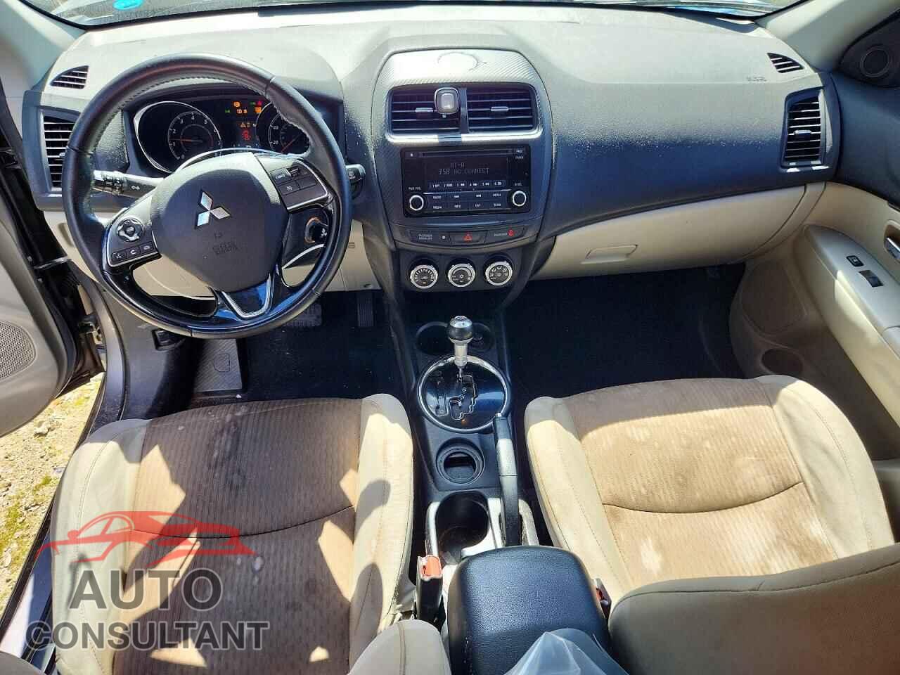 MITSUBISHI OUTLANDER 2017 - JA4AP3AU5HZ065513