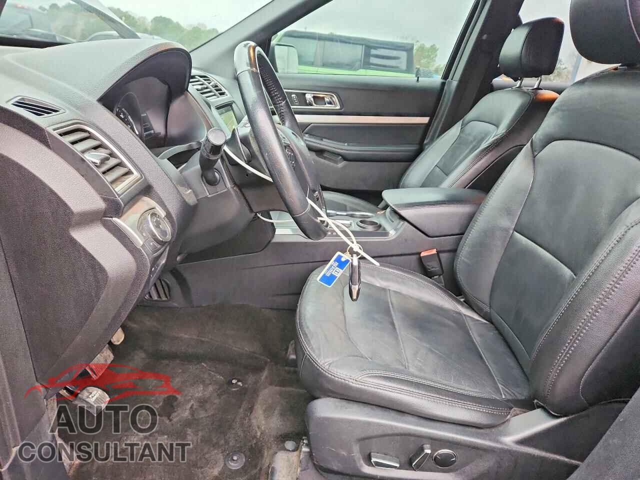 FORD EXPLORER 2017 - 1FM5K7D8XHGD53756