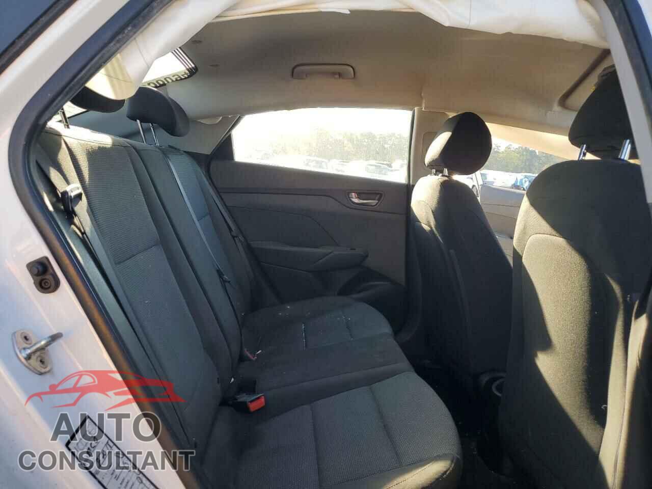 HYUNDAI ACCENT 2018 - 3KPC24A30JE018384