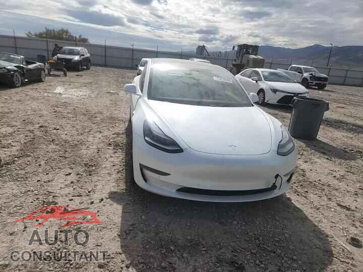 TESLA MODEL 3 2019 - 5YJ3E1EB7KF454684