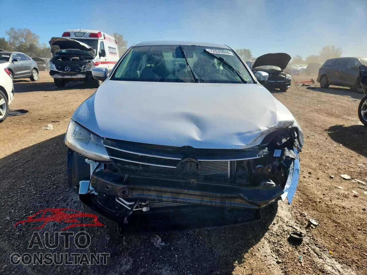 VOLKSWAGEN JETTA 2017 - 3VW2B7AJ0HM327765