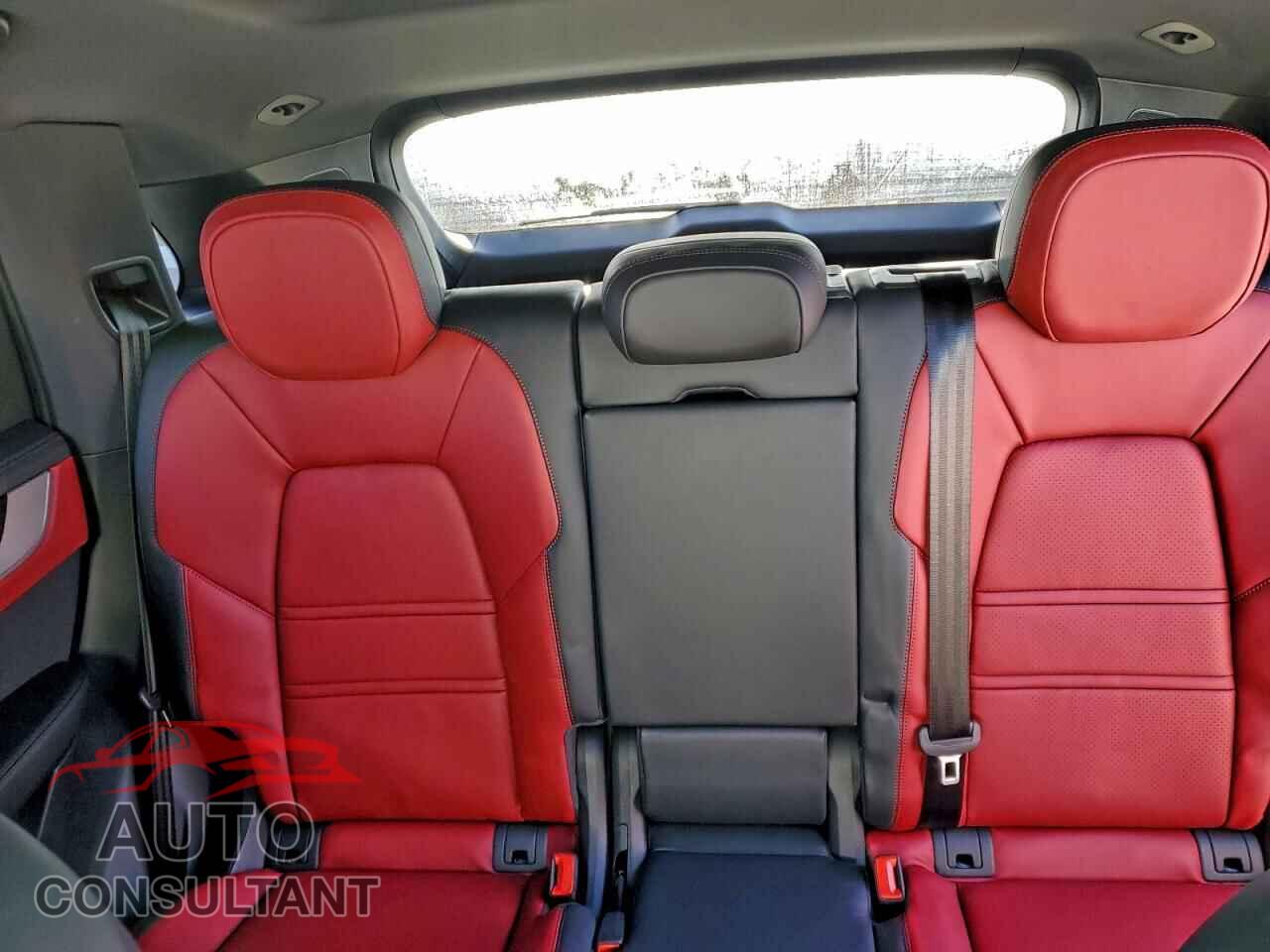 PORSCHE CAYENNE 2025 - WP1AA2AY9SDA04141