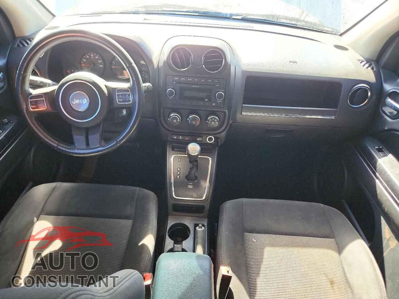 JEEP COMPASS 2011 - 1J4NF1FB5BD283570