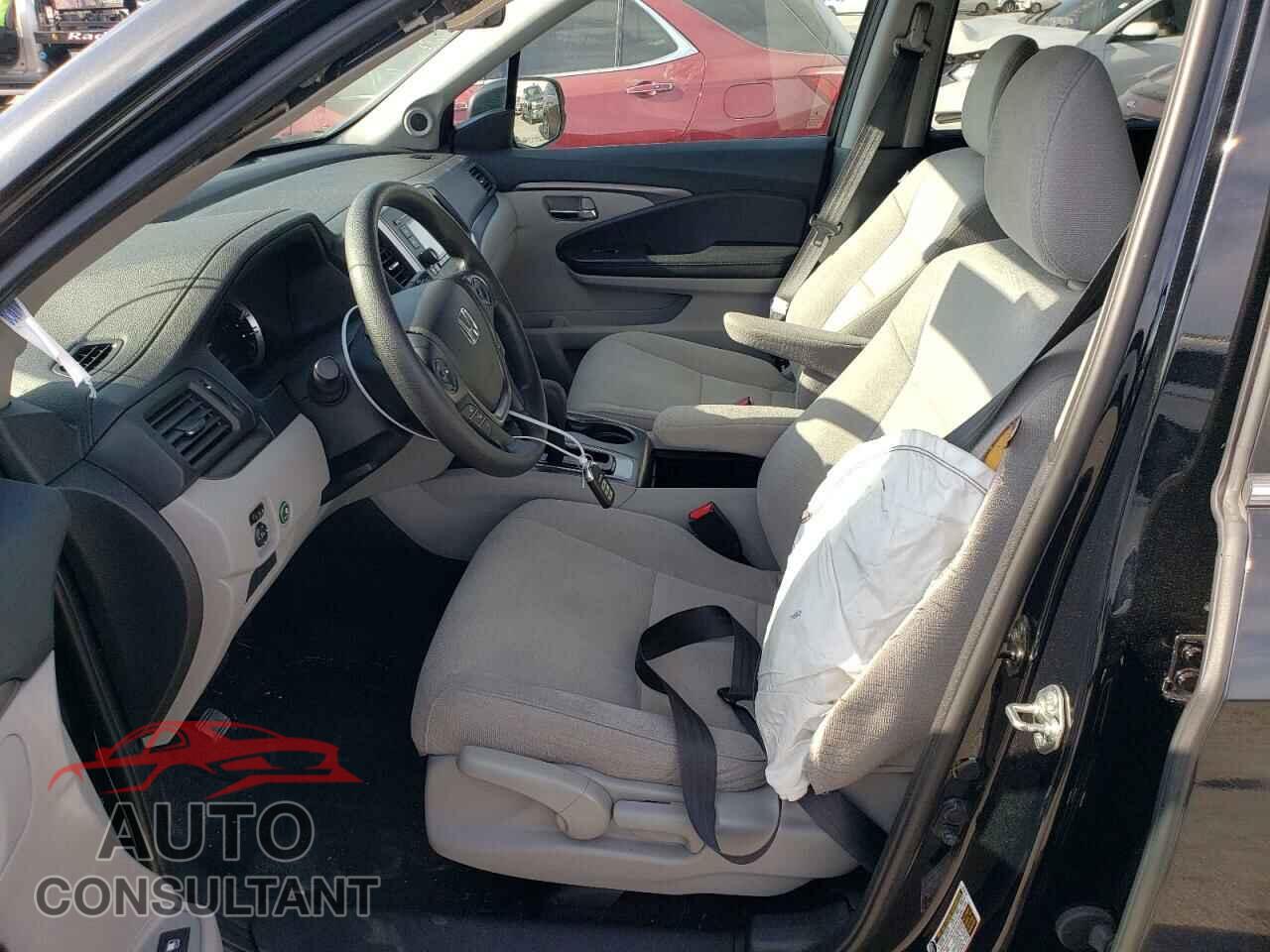 HONDA PILOT 2017 - 5FNYF5H12HB009257