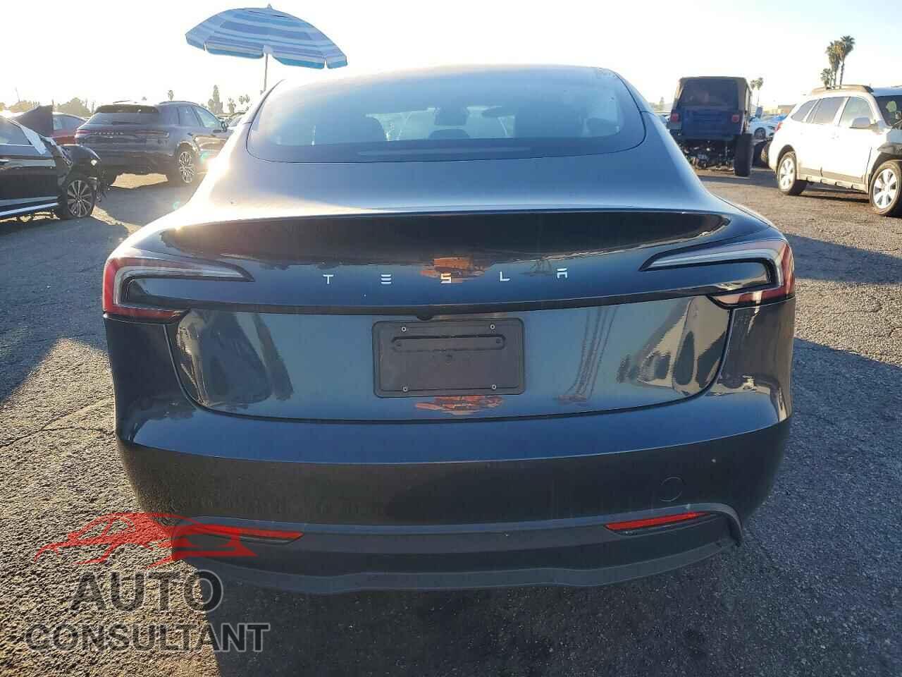 TESLA MODEL 3 2024 - 5YJ3E1EA9RF726783