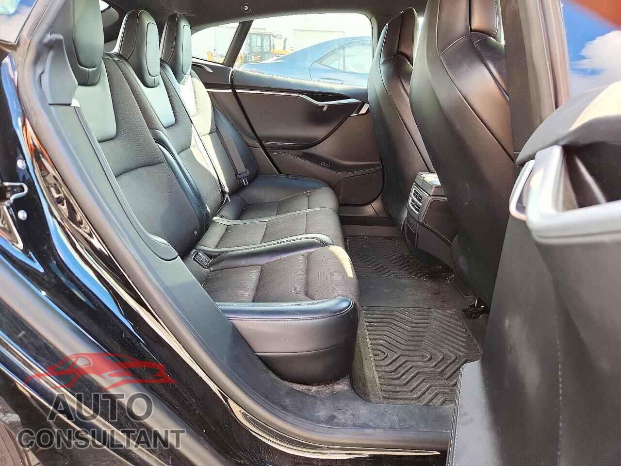 TESLA MODEL S 2017 - 5YJSA1E15HF232734