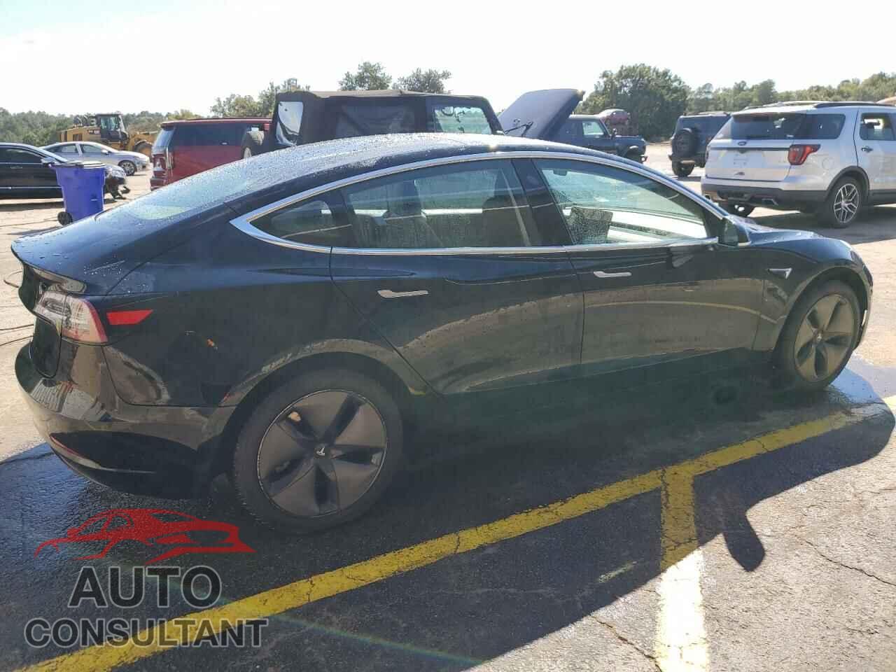 TESLA MODEL 3 2018 - 5YJ3E1EA0JF052155