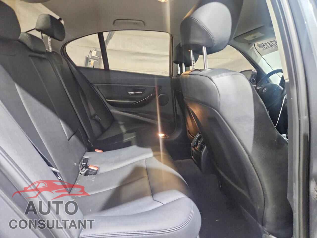 BMW 3 SERIES 2016 - WBA8E5G52GNU20565
