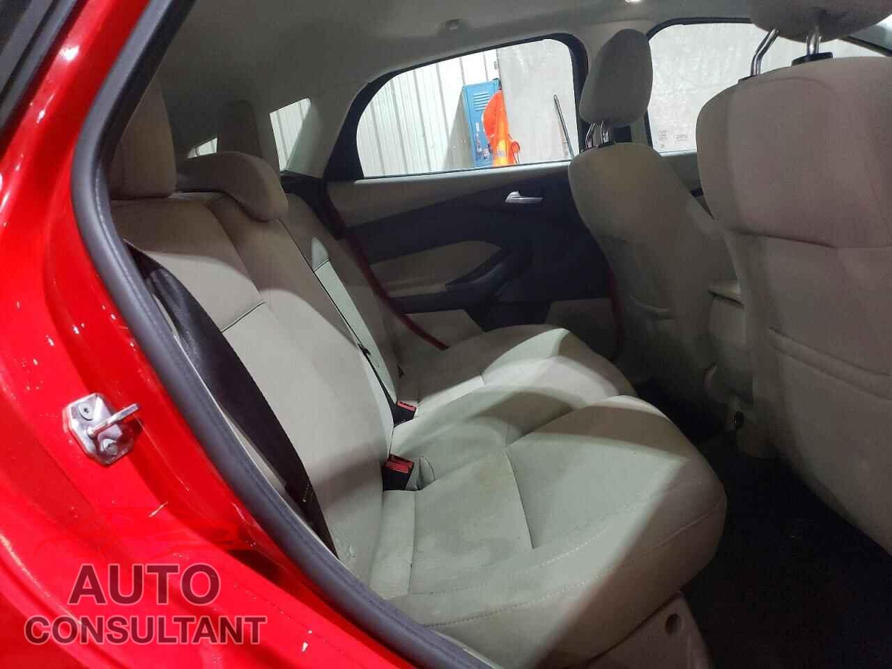 FORD FOCUS 2012 - 1FAHP3M26CL224054