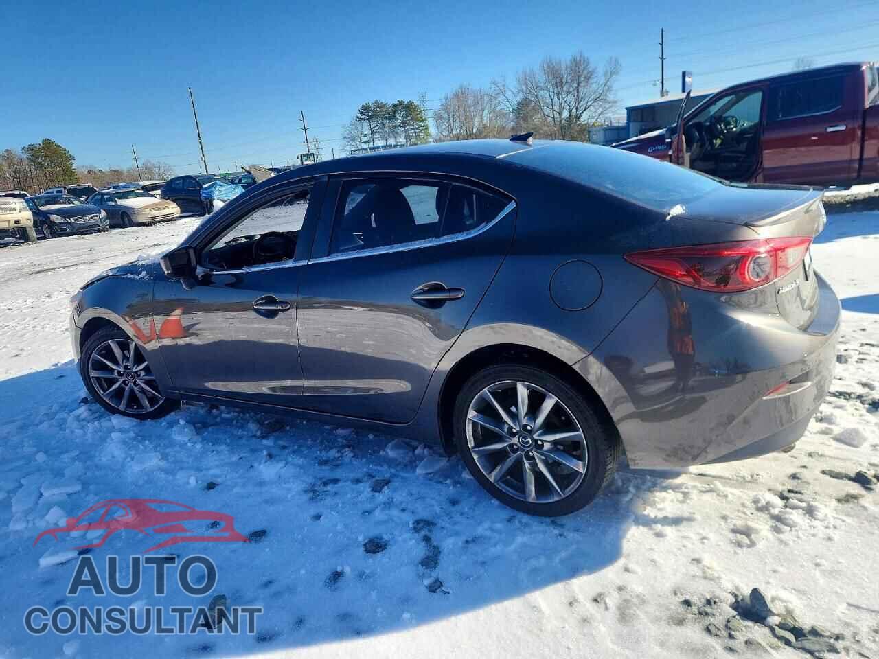 MAZDA 3 2018 - 3MZBN1W37JM181580