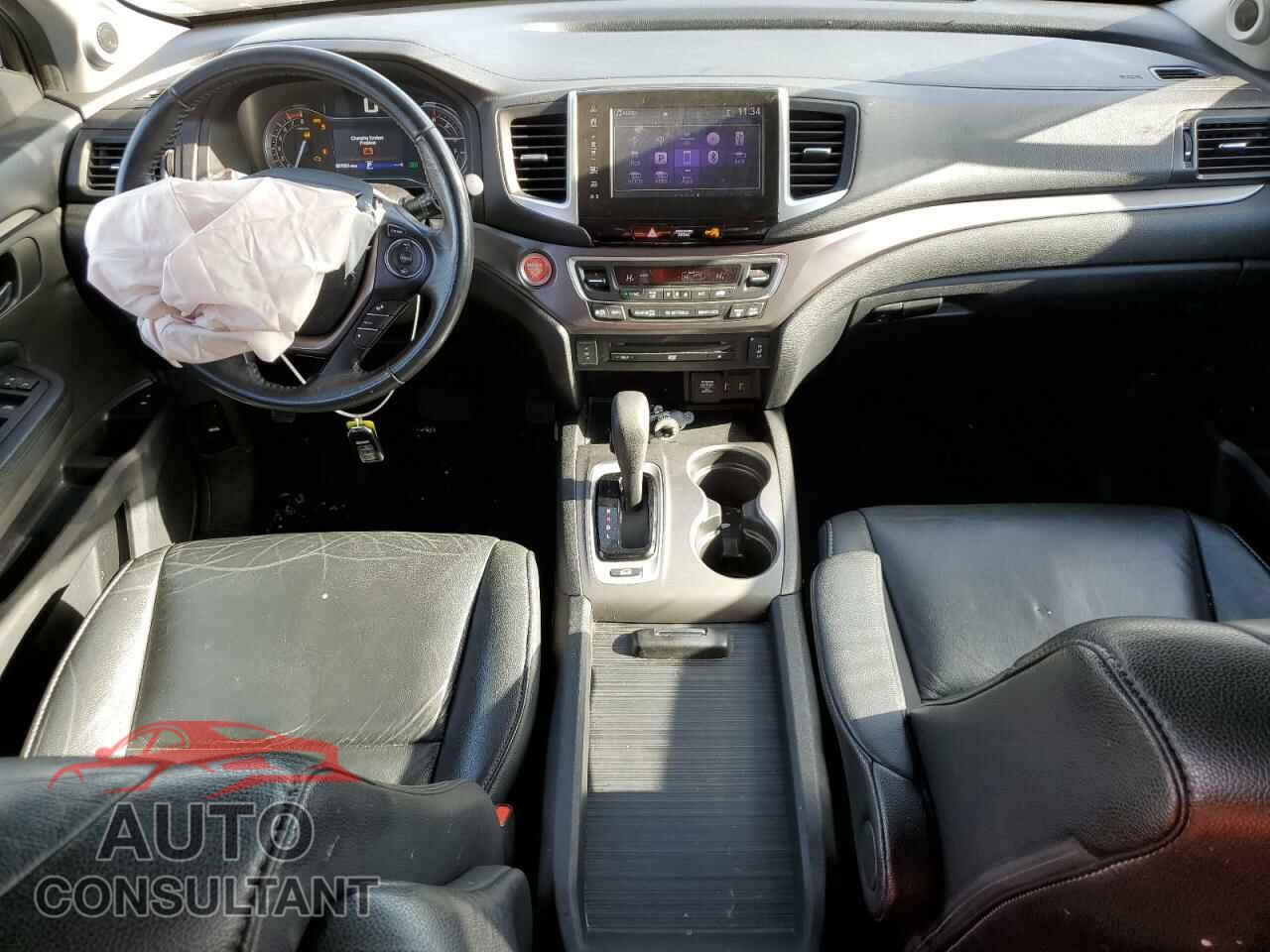 HONDA PILOT 2018 - 5FNYF6H88JB058214