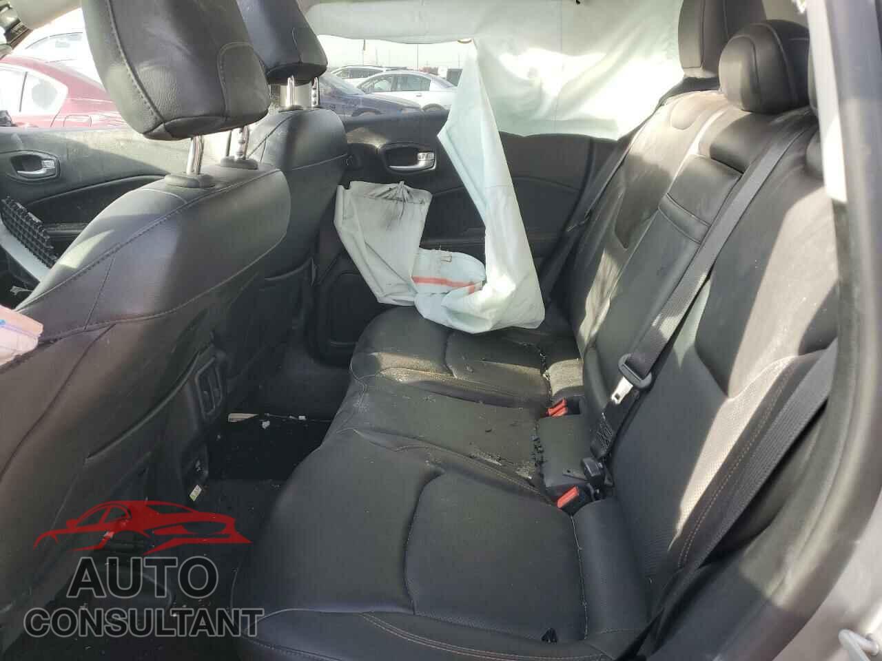 JEEP COMPASS 2018 - 3C4NJDCB0JT178244