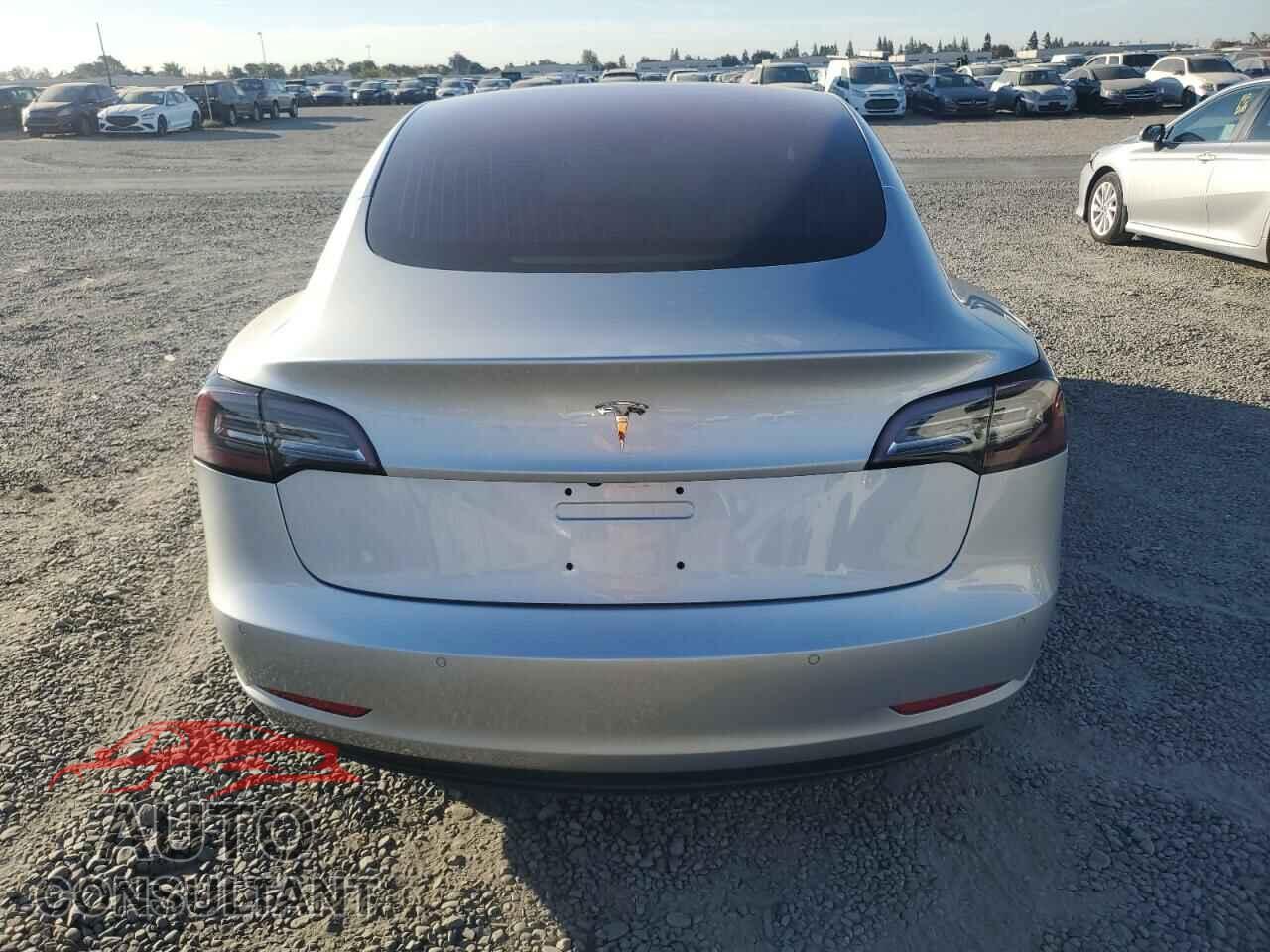 TESLA MODEL 3 2018 - 5YJ3E1EA3JF011597