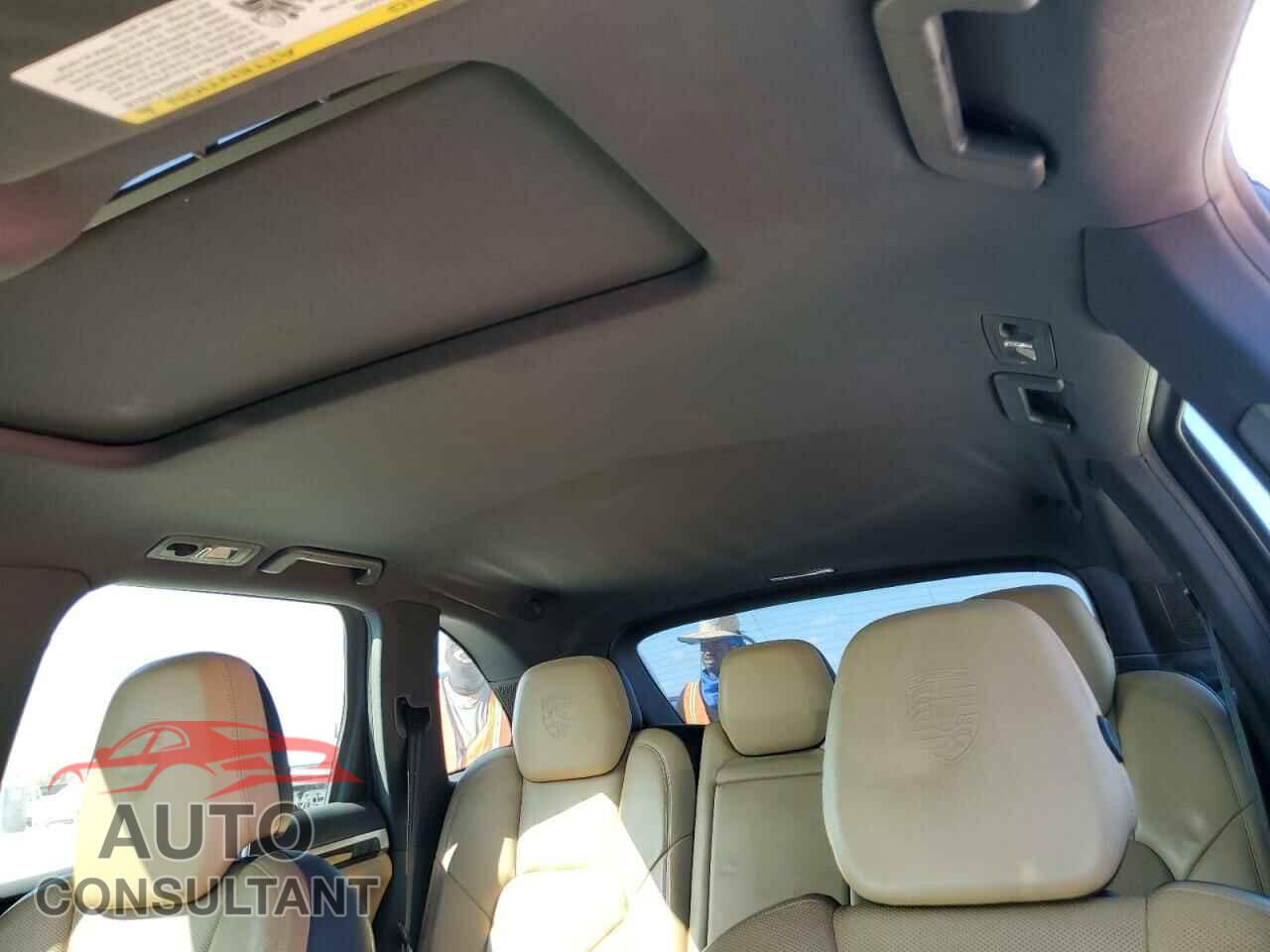 PORSCHE CAYENNE 2016 - WP1AA2A20GKA11235