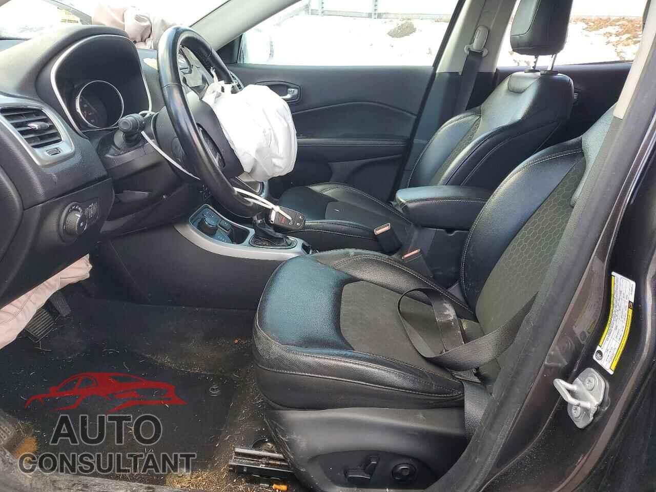 JEEP COMPASS 2018 - 3C4NJDBB4JT423211