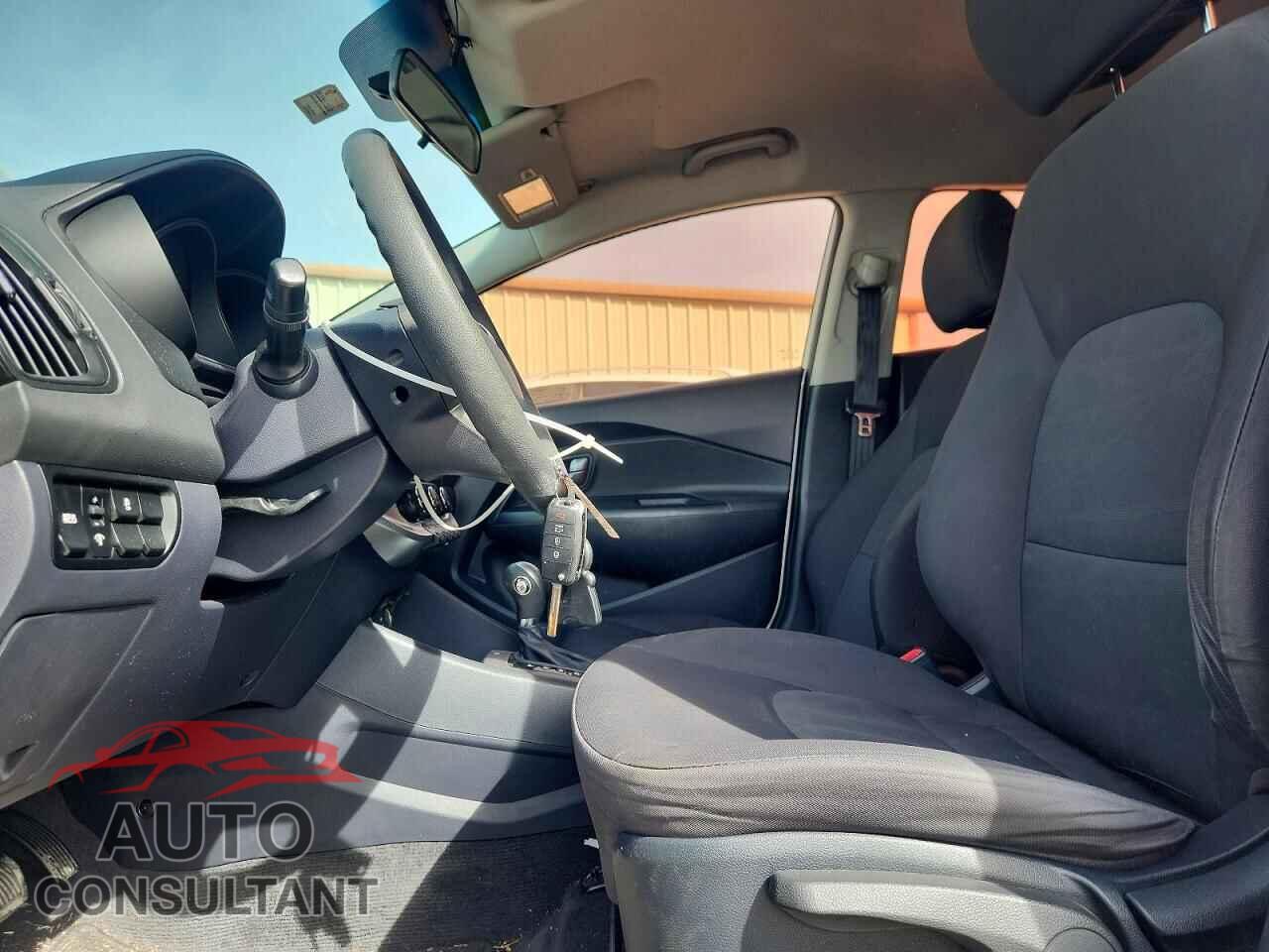 KIA RIO 2015 - KNADM4A33F6421770