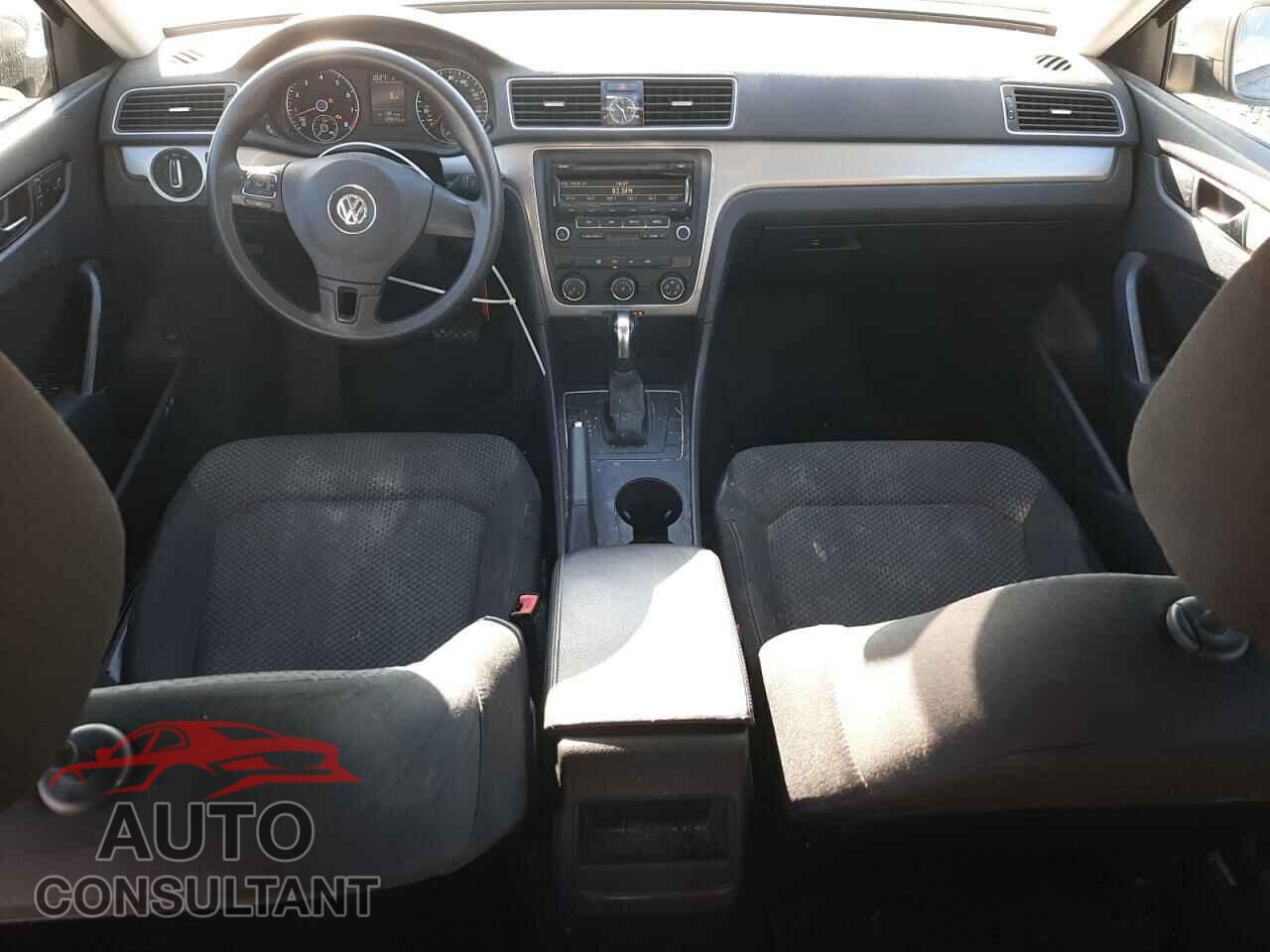 VOLKSWAGEN PASSAT 2013 - 1VWAP7A35DC052176