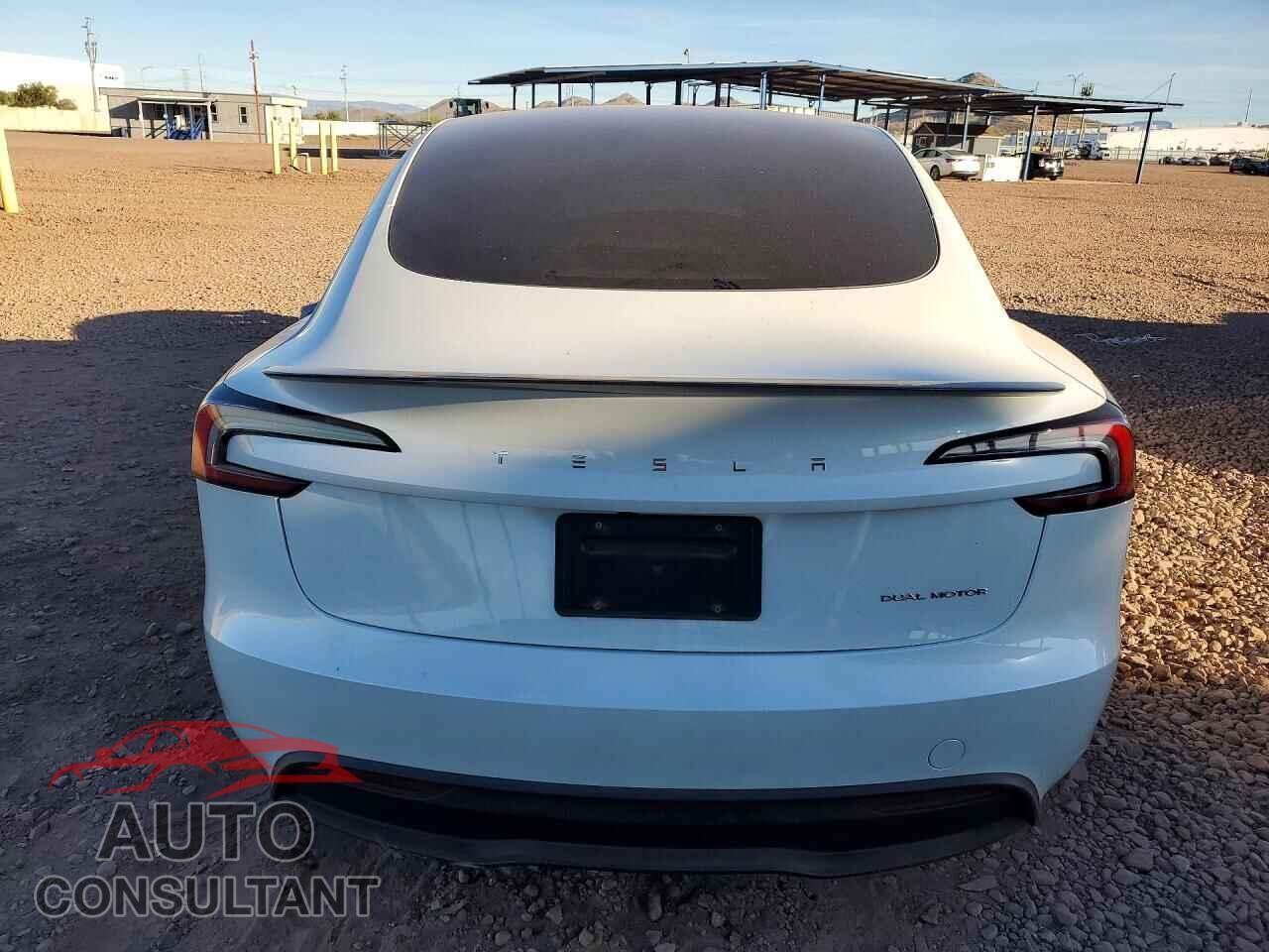 TESLA MODEL 3 2024 - 5YJ3E1EB1RF732943