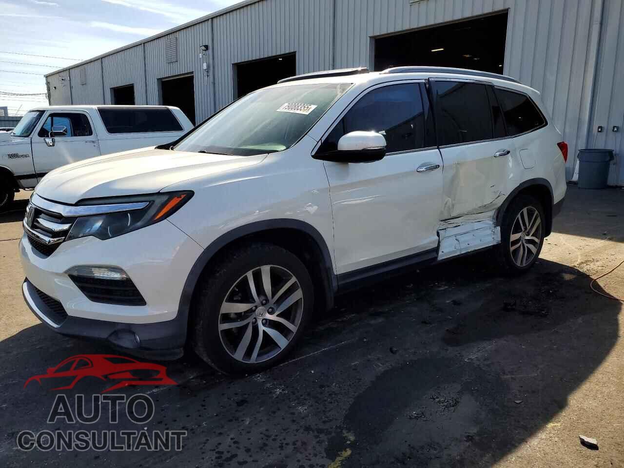 HONDA PILOT 2018 - 5FNYF6H96JB043803