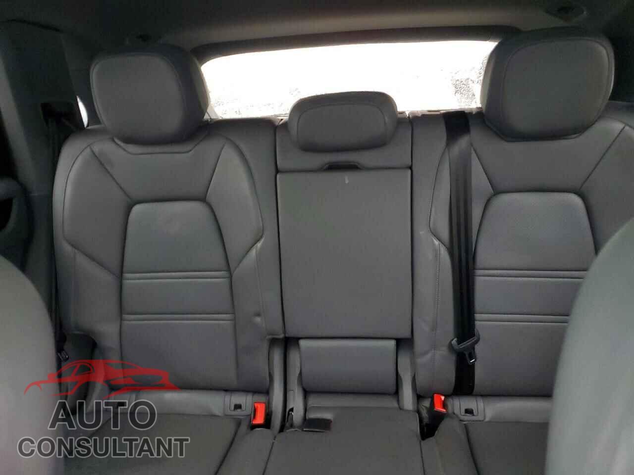 PORSCHE CAYENNE 2021 - WP1AA2AY5MDA00901