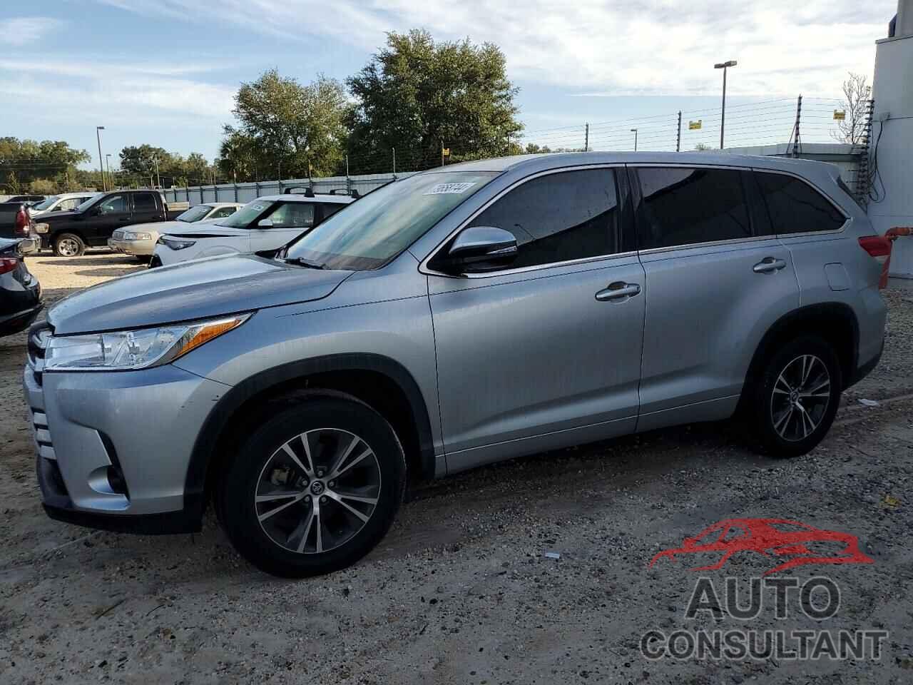 TOYOTA HIGHLANDER 2018 - 5TDZZRFH7JS275569